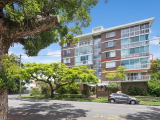 View profile: "ALLEENA COURT" - spacious newly updated unit