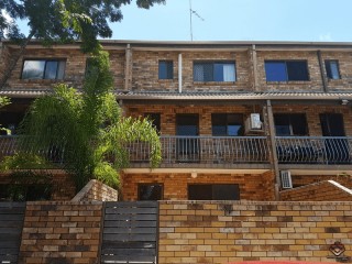 View profile: 3 level, 2 bedroom plus office townhouse
